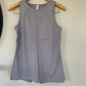 Athleta workout top with back detail